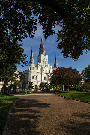 JacksonSquare_StLCathedral
